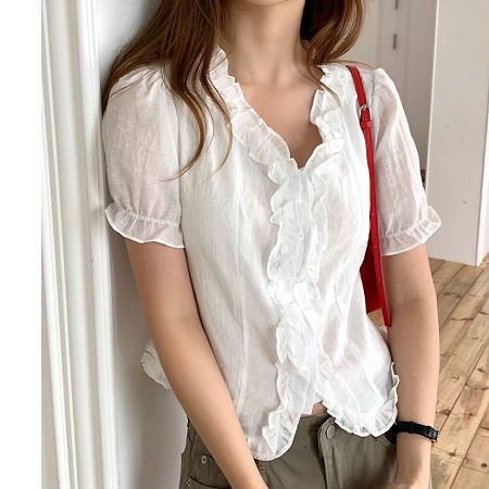 Dongdaemum Women’s Shirts, Tops & T-Shirts, a testament to the elegance and quality of wholesale Korean fashion.