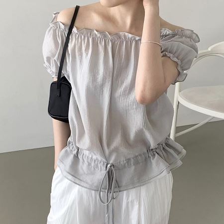 Dongdaemum Women’s Shirts, Tops & T-Shirts, a testament to the elegance and quality of wholesale Korean fashion.