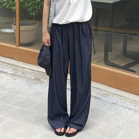 Dongdaemum Women’s Pants, a testament to the elegance and quality of wholesale Korean fashion.