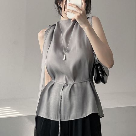 Dongdaemum Women’s Shirts, Tops & T-Shirts, a testament to the elegance and quality of wholesale Korean fashion.