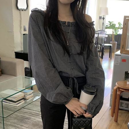 Dongdaemum Women’s Shirts, Tops & T-Shirts, a testament to the elegance and quality of wholesale Korean fashion.