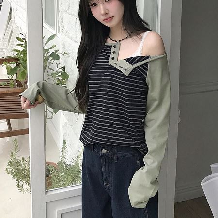 Dongdaemum Women’s Shirts, Tops & T-Shirts, a testament to the elegance and quality of wholesale Korean fashion.