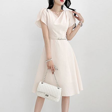 Dongdaemum Women’s Dresses, a testament to the elegance and quality of wholesale Korean fashion.