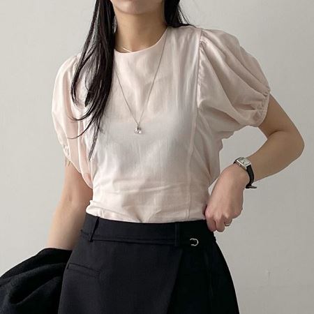 Dongdaemum Women’s Shirts, Tops & T-Shirts, a testament to the elegance and quality of wholesale Korean fashion.