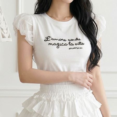 Dongdaemum Women’s Shirts, Tops & T-Shirts, a testament to the elegance and quality of wholesale Korean fashion.