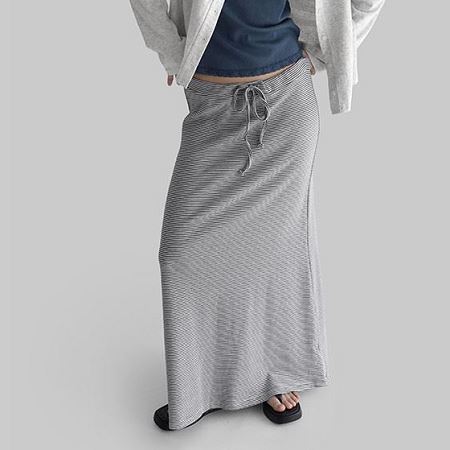 Dongdaemum Women’s Dresses, a testament to the elegance and quality of wholesale Korean fashion.
