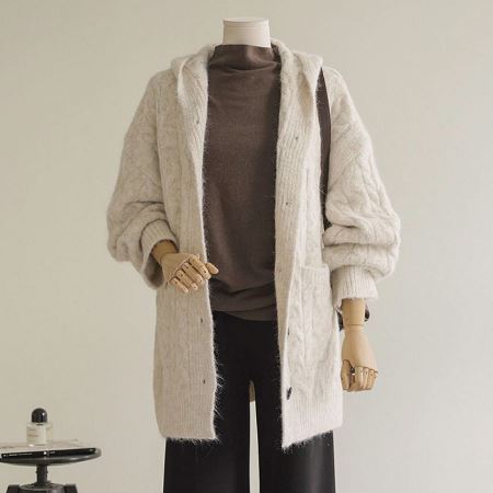 Dongdaemum Women’s Coats & Jackets, a testament to the elegance and quality of wholesale Korean fashion.