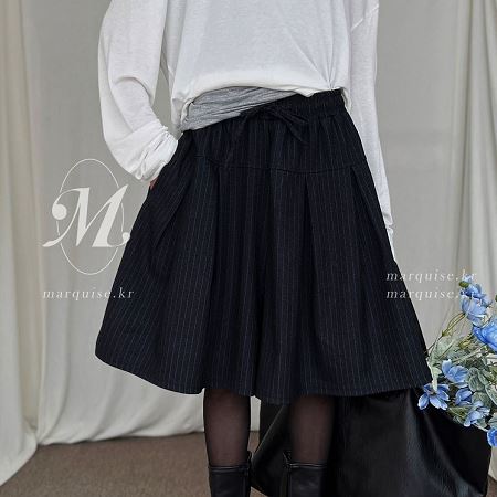 Dongdaemum Women’s Pants, a testament to the elegance and quality of wholesale Korean fashion.