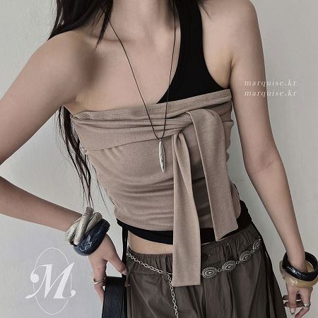 Dongdaemum Women’s Shirts, Tops & T-Shirts, a testament to the elegance and quality of wholesale Korean fashion.