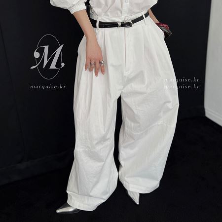 Dongdaemum Women’s Pants, a testament to the elegance and quality of wholesale Korean fashion.