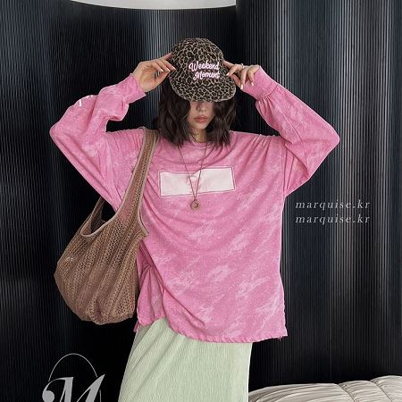 Dongdaemum Women’s Shirts, Tops & T-Shirts, a testament to the elegance and quality of wholesale Korean fashion.