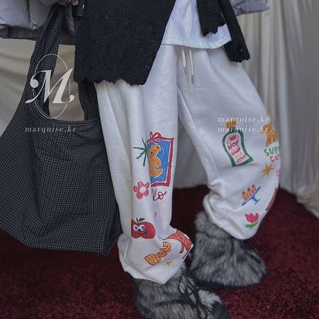 Dongdaemum Women’s Pants, a testament to the elegance and quality of wholesale Korean fashion.