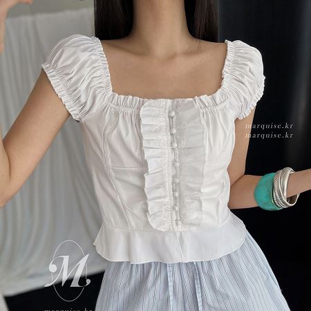 Dongdaemum Women’s Shirts, Tops & T-Shirts, a testament to the elegance and quality of wholesale Korean fashion.
