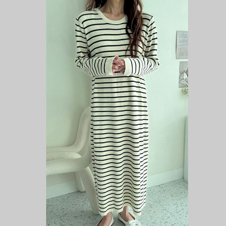 Dongdaemum Women’s Dresses, a testament to the elegance and quality of wholesale Korean fashion.