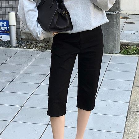 Dongdaemum Women’s Pants, a testament to the elegance and quality of wholesale Korean fashion.