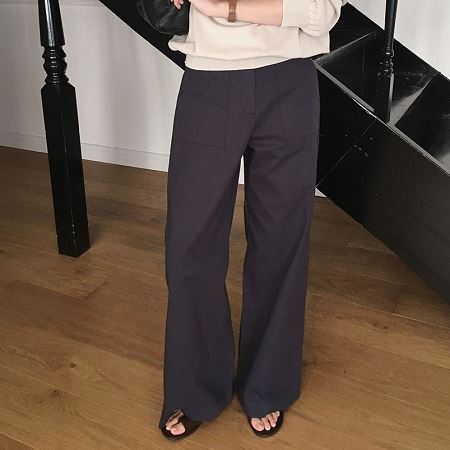 Dongdaemum Women’s Pants, a testament to the elegance and quality of wholesale Korean fashion.