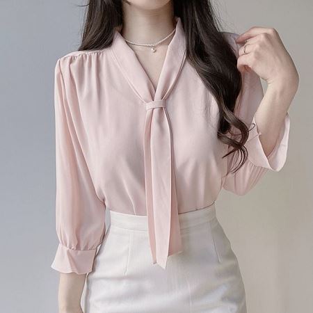Dongdaemum Women’s Shirts, Tops & T-Shirts, a testament to the elegance and quality of wholesale Korean fashion.