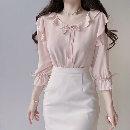 Dongdaemum Women’s Shirts, Tops & T-Shirts, a testament to the elegance and quality of wholesale Korean fashion.
