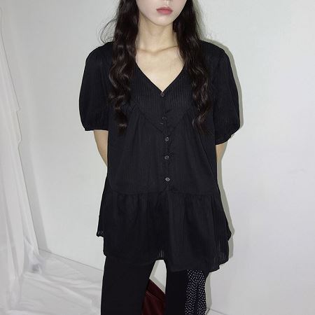 Dongdaemum Women’s Shirts, Tops & T-Shirts, a testament to the elegance and quality of wholesale Korean fashion.