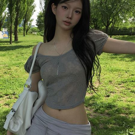 Dongdaemum Women’s Shirts, Tops & T-Shirts, a testament to the elegance and quality of wholesale Korean fashion.