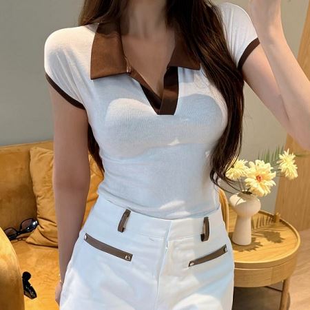 Dongdaemum Women’s Shirts, Tops & T-Shirts, a testament to the elegance and quality of wholesale Korean fashion.