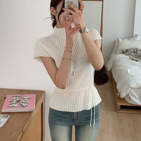 Dongdaemum Women’s Shirts, Tops & T-Shirts, a testament to the elegance and quality of wholesale Korean fashion.