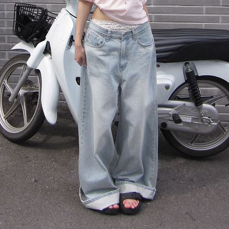 Dongdaemum Women’s Pants, a testament to the elegance and quality of wholesale Korean fashion.