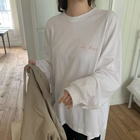 Dongdaemum Women’s Shirts, Tops & T-Shirts, a testament to the elegance and quality of wholesale Korean fashion.
