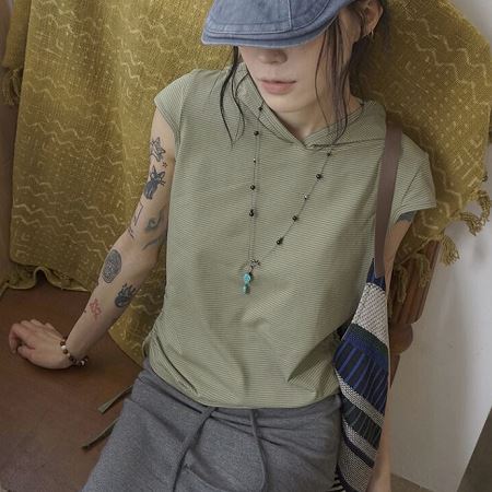 Dongdaemum Women’s Shirts, Tops & T-Shirts, a testament to the elegance and quality of wholesale Korean fashion.