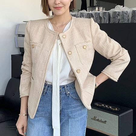 Dongdaemum Women’s Coats & Jackets, a testament to the elegance and quality of wholesale Korean fashion.