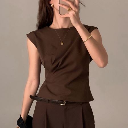 Dongdaemum Women’s Shirts, Tops & T-Shirts, a testament to the elegance and quality of wholesale Korean fashion.