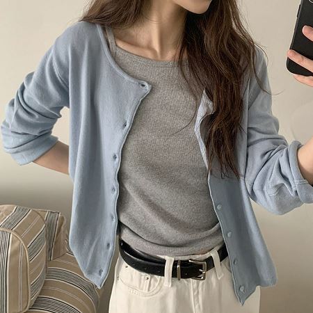 Dongdaemum Women’s Coats & Jackets, a testament to the elegance and quality of wholesale Korean fashion.