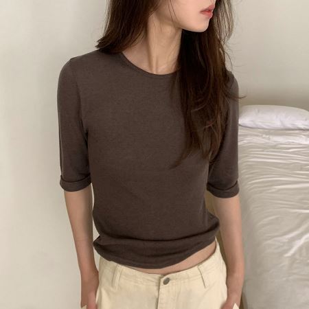 Dongdaemum Women’s Shirts, Tops & T-Shirts, a testament to the elegance and quality of wholesale Korean fashion.