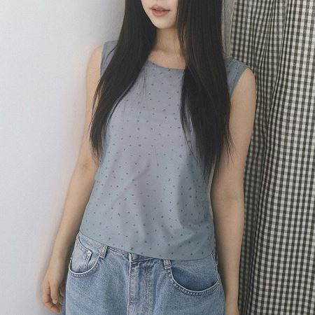Dongdaemum Women’s Shirts, Tops & T-Shirts, a testament to the elegance and quality of wholesale Korean fashion.