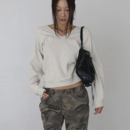 Dongdaemum Women’s Shirts, Tops & T-Shirts, a testament to the elegance and quality of wholesale Korean fashion.