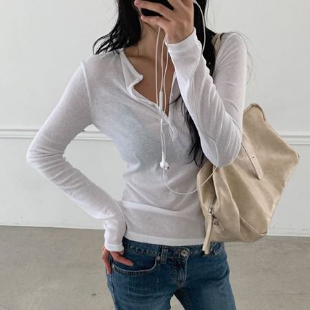 Dongdaemum Women’s Shirts, Tops & T-Shirts, a testament to the elegance and quality of wholesale Korean fashion.
