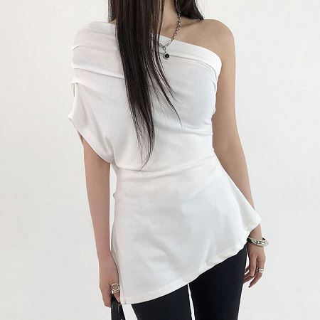 Dongdaemum Women’s Shirts, Tops & T-Shirts, a testament to the elegance and quality of wholesale Korean fashion.