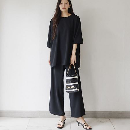 Dongdaemum Women’s One-Pieces, a testament to the elegance and quality of wholesale Korean fashion.