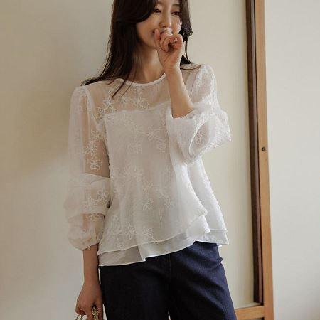 Dongdaemum Women’s Shirts, Tops & T-Shirts, a testament to the elegance and quality of wholesale Korean fashion.