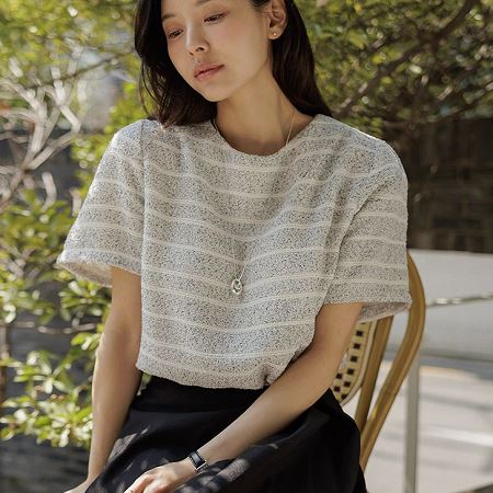 Dongdaemum Women’s Shirts, Tops & T-Shirts, a testament to the elegance and quality of wholesale Korean fashion.