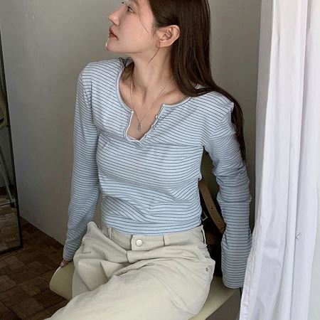Dongdaemum Women’s Shirts, Tops & T-Shirts, a testament to the elegance and quality of wholesale Korean fashion.