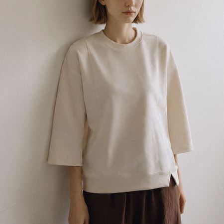 Dongdaemum Women’s Shirts, Tops & T-Shirts, a testament to the elegance and quality of wholesale Korean fashion.