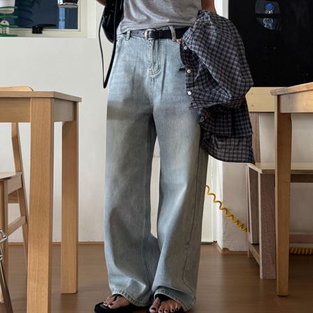 Dongdaemum Women’s Pants, a testament to the elegance and quality of wholesale Korean fashion.