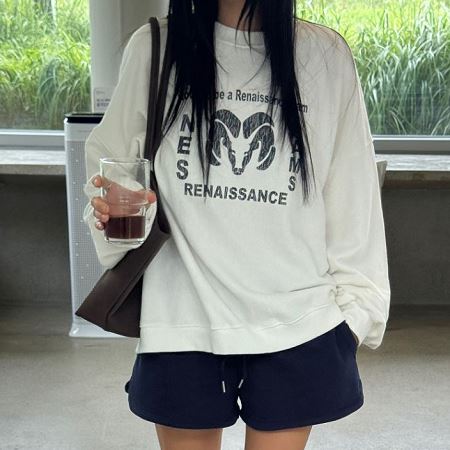 Dongdaemum Women’s Shirts, Tops & T-Shirts, a testament to the elegance and quality of wholesale Korean fashion.