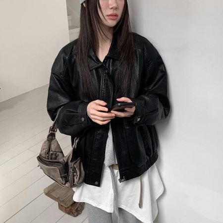 Dongdaemum Women’s Coats & Jackets, a testament to the elegance and quality of wholesale Korean fashion.