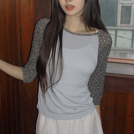 Dongdaemum Women’s Shirts, Tops & T-Shirts, a testament to the elegance and quality of wholesale Korean fashion.
