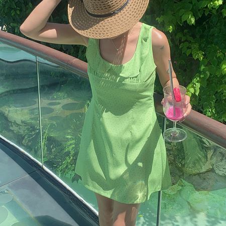 Dongdaemum Women’s Dresses, a testament to the elegance and quality of wholesale Korean fashion.