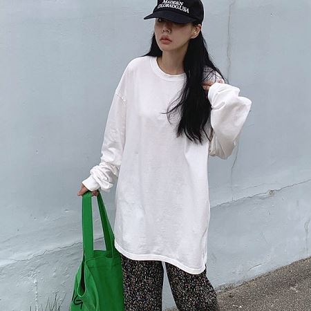 Dongdaemum Women’s Shirts, Tops & T-Shirts, a testament to the elegance and quality of wholesale Korean fashion.