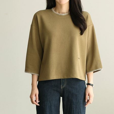 Dongdaemum Women’s Shirts, Tops & T-Shirts, a testament to the elegance and quality of wholesale Korean fashion.