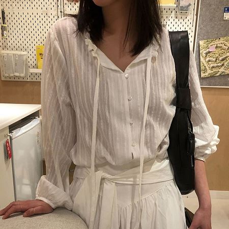 Dongdaemum Women’s Shirts, Tops & T-Shirts, a testament to the elegance and quality of wholesale Korean fashion.